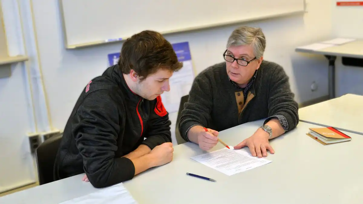 ISE Alumni Patrick Murray volunteering his time to mentor an ISE Student.